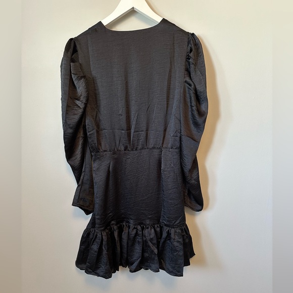 BNWT Steve Madden Black satin dress - small - Picture 3 of 5